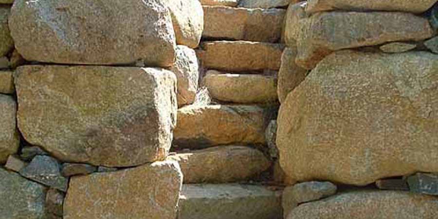 Some examples of Retaining Walls by DECA